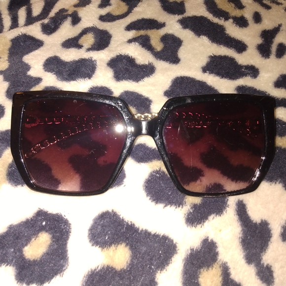 Sean John Large Oversized Square Women's Sunglasses With Chain Style Arms - Picture 1 of 3